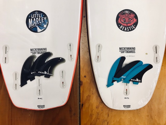 標準装備のソフトフィン | サーフィンスクール 千葉市稲毛のサーフィン専門ショップ アルトイズサーフ サーフボード、ウェットスーツを取扱い