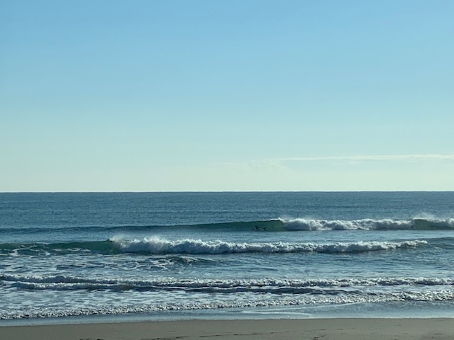 今朝の波とリストバンド | サーフィンスクール 千葉市稲毛のサーフィン専門ショップ アルトイズサーフ サーフボード、ウェットスーツを取扱い