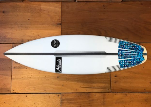 FOCUS サーフボード 5'10 × 18 7/8 × 2 3/8 FOCUS サーフボード 5'10