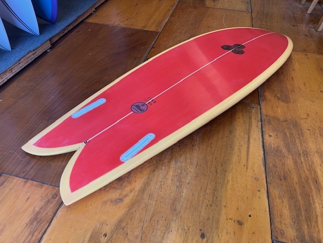 NEWボード【FEB'S FISH】と 極上中古が入荷予定 | サーフィンスクール